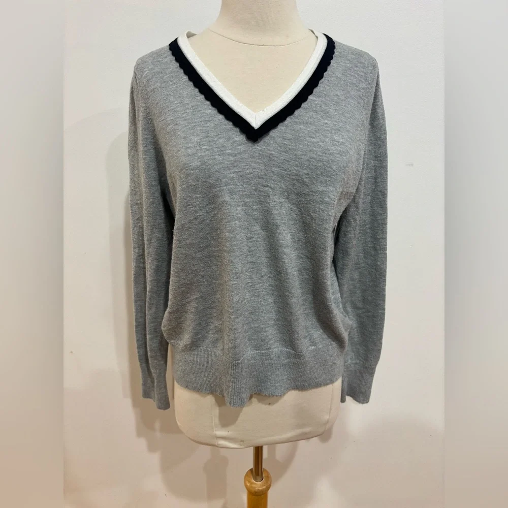 CeCe Deep V Contrast Trim Sweater, Size: S - Picture 6 of 12